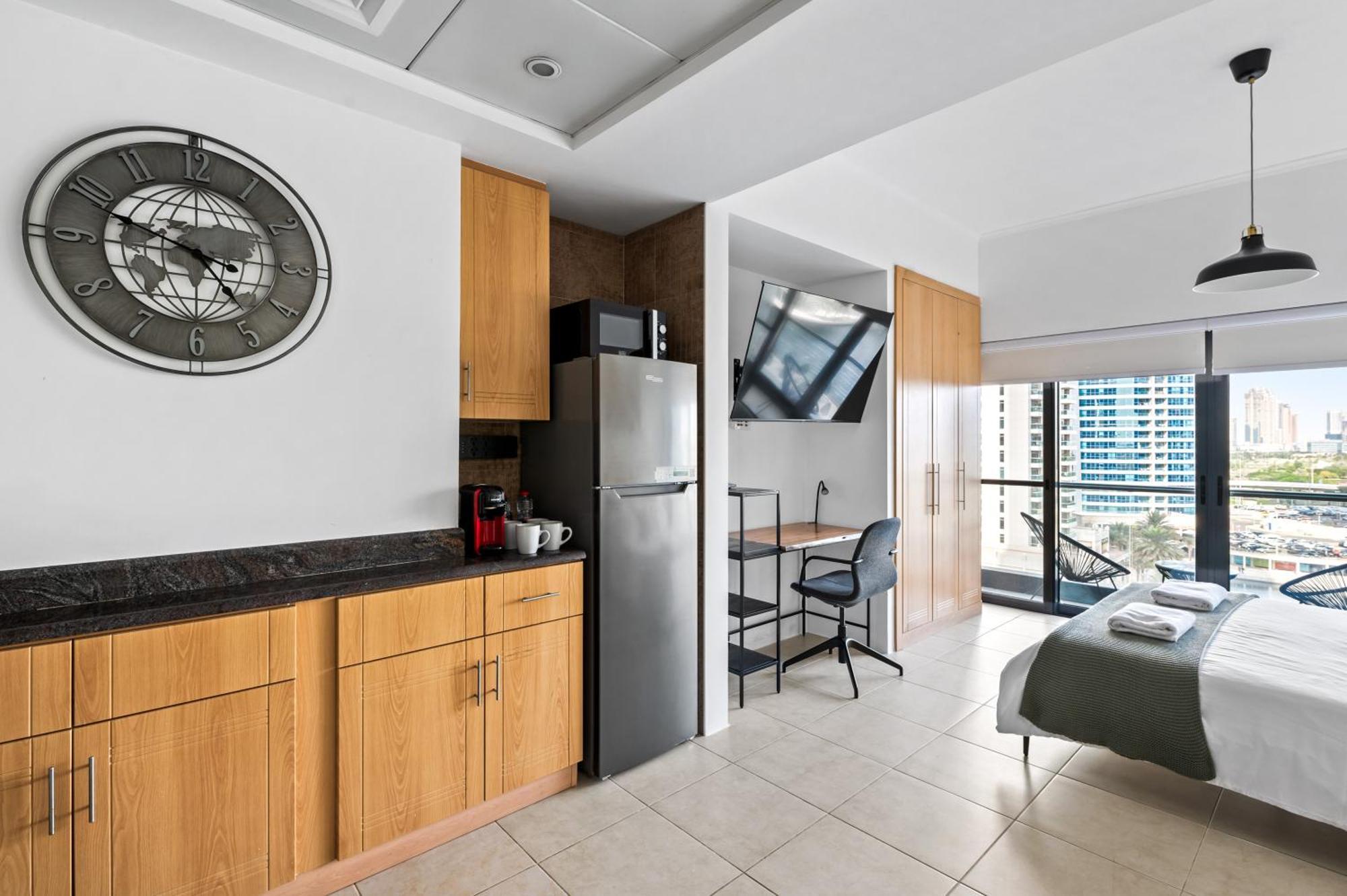 Upscale Studio Full Lake View In Goldcrest View Tower Ντουμπάι Εξωτερικό φωτογραφία