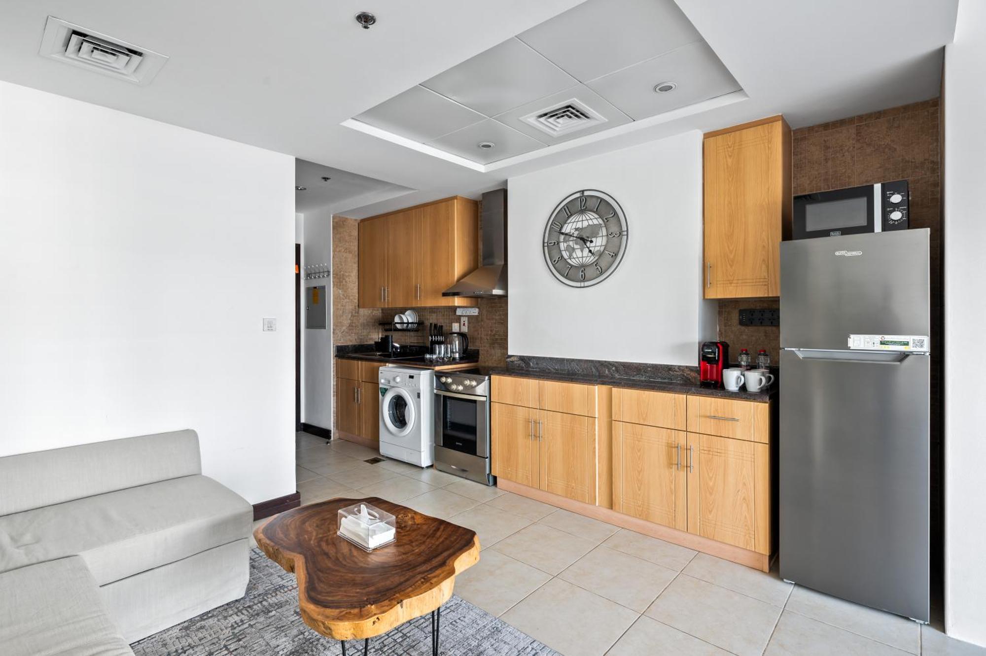 Upscale Studio Full Lake View In Goldcrest View Tower Ντουμπάι Εξωτερικό φωτογραφία