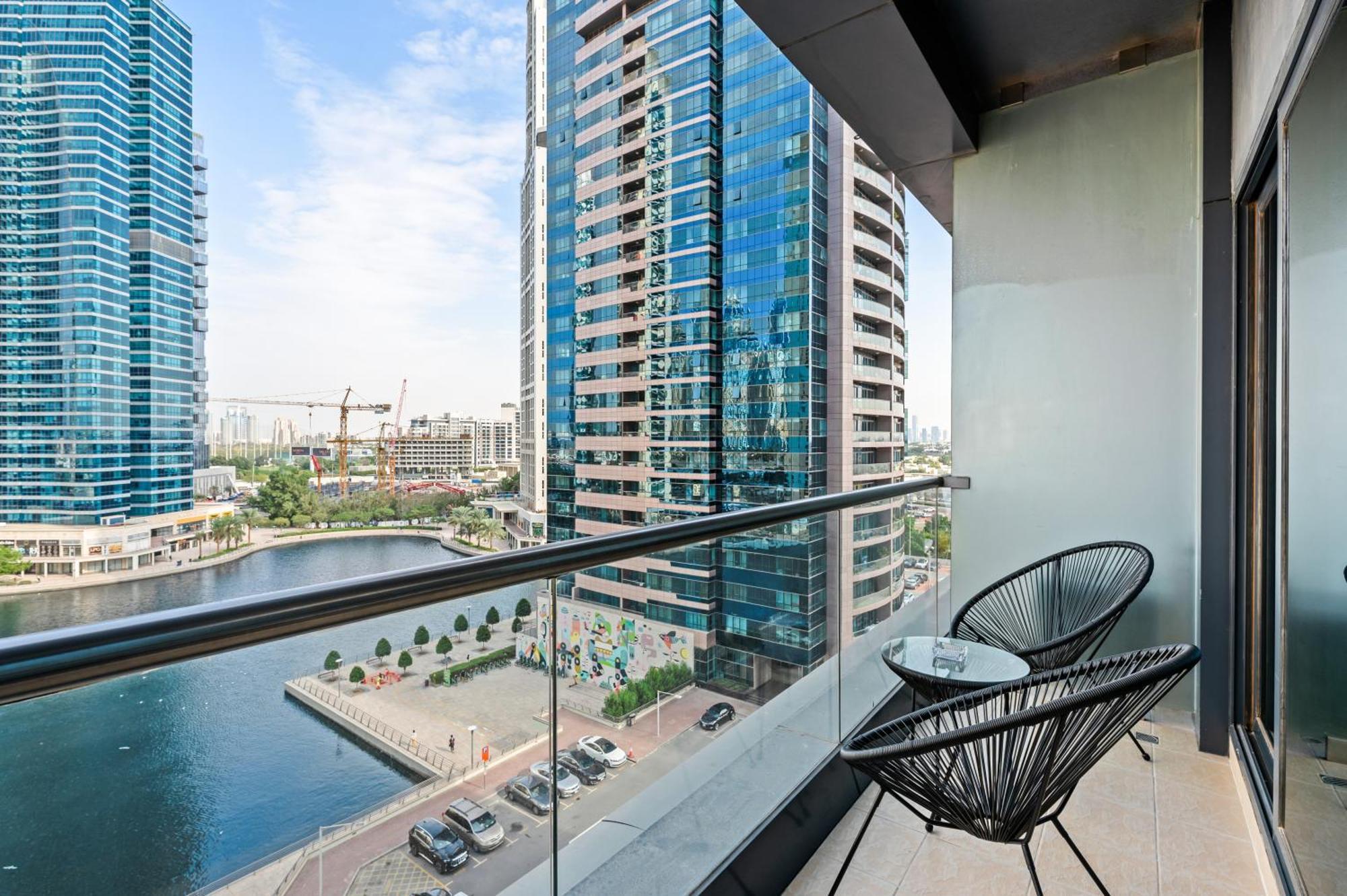 Upscale Studio Full Lake View In Goldcrest View Tower Ντουμπάι Εξωτερικό φωτογραφία