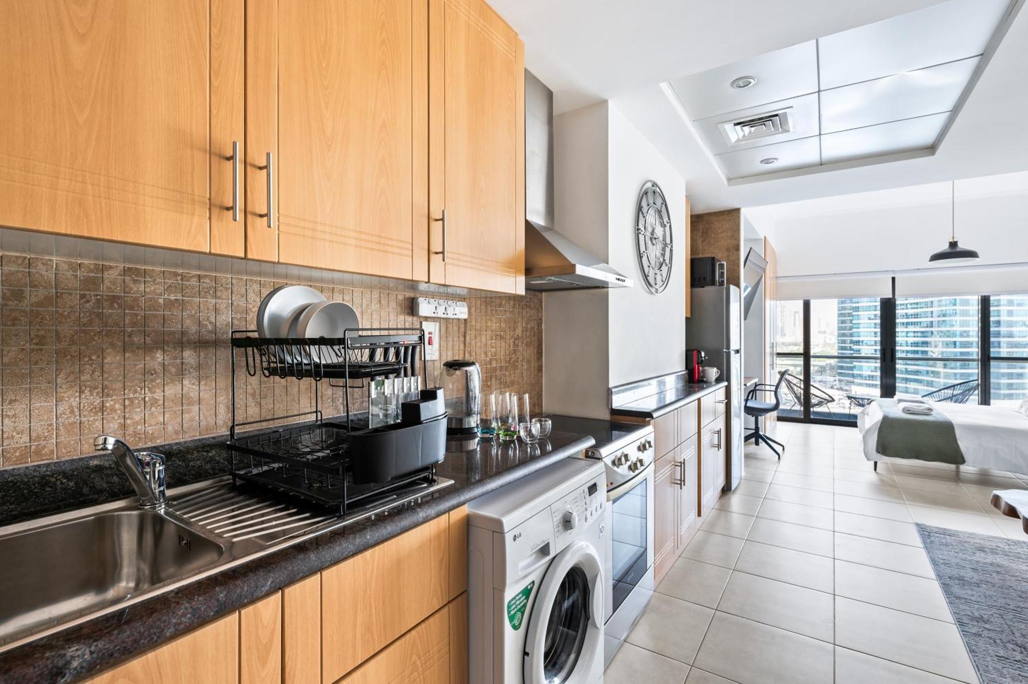Upscale Studio Full Lake View In Goldcrest View Tower Ντουμπάι Εξωτερικό φωτογραφία